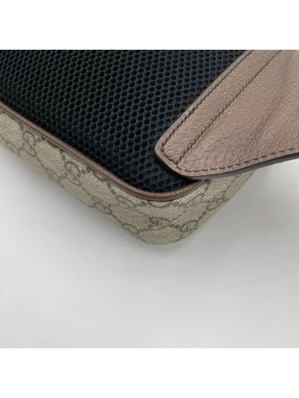 Gucci GG Supreme Leather Bag Beige
